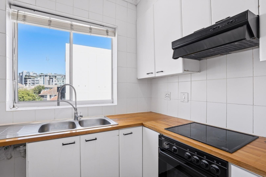 To Let 2 Bedroom Property for Rent in Sea Point Western Cape